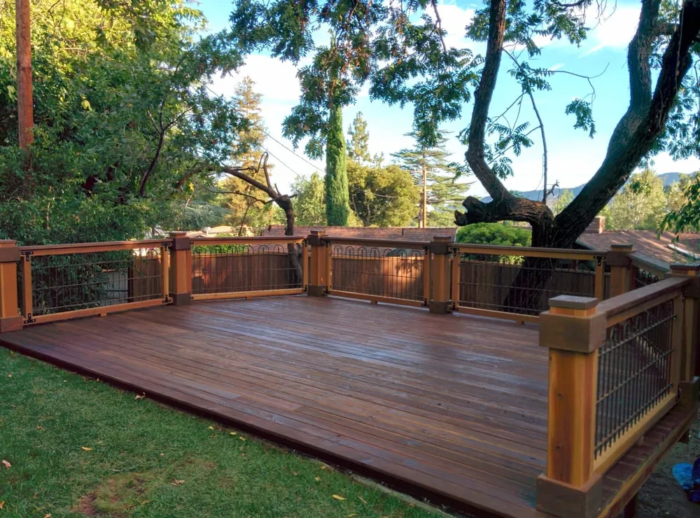Local chain link fencing in Burbank, CA by YourDeckBuilder