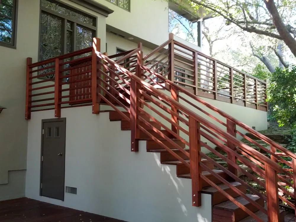 Top-rated wood fence service in Burbank, CA by YourDeckBuilder