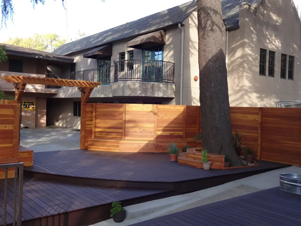 Professional privacy fencing in Burbank, CA by YourDeckBuilder