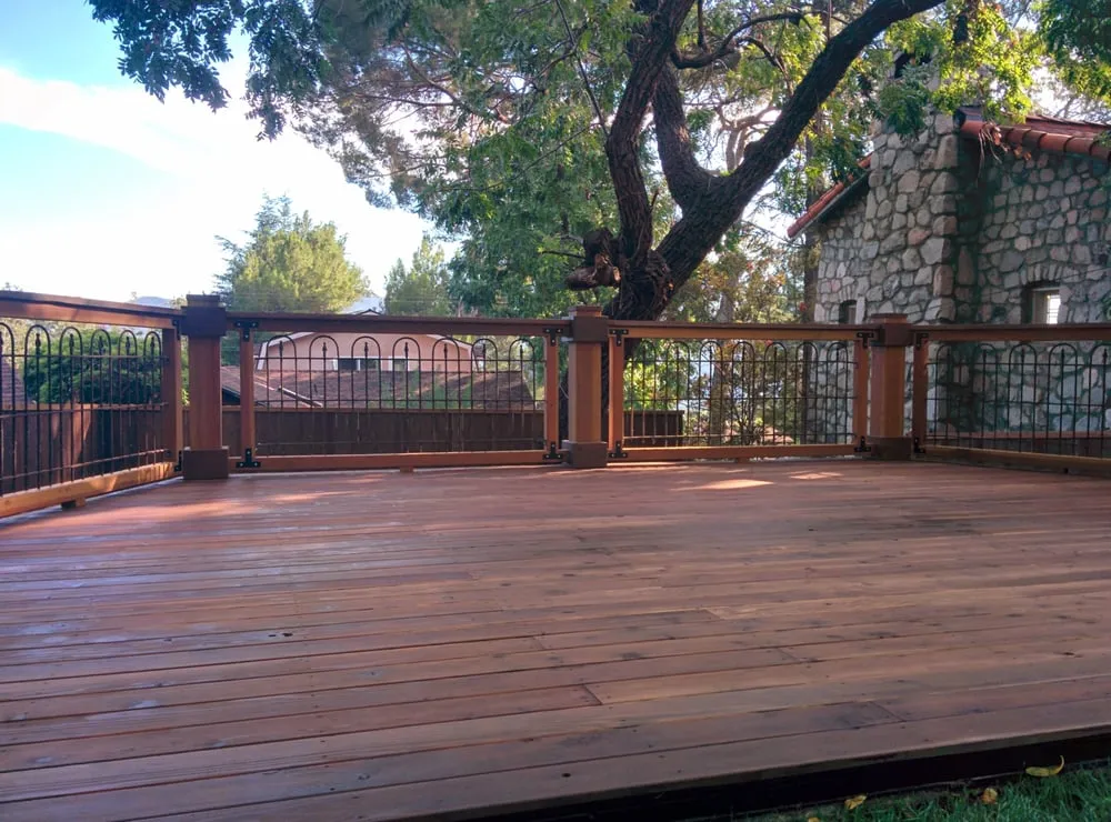 Top-rated fence installation service in Burbank, CA - YourDeckBuilder
