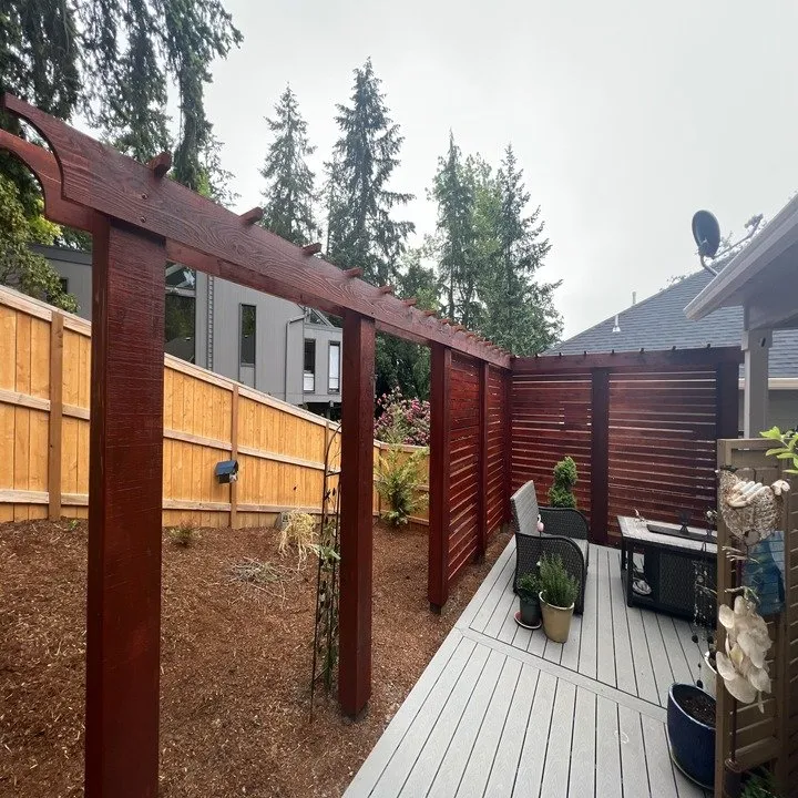Top-rated chain link fencing for homes in Eugene, OR by Zent Construction