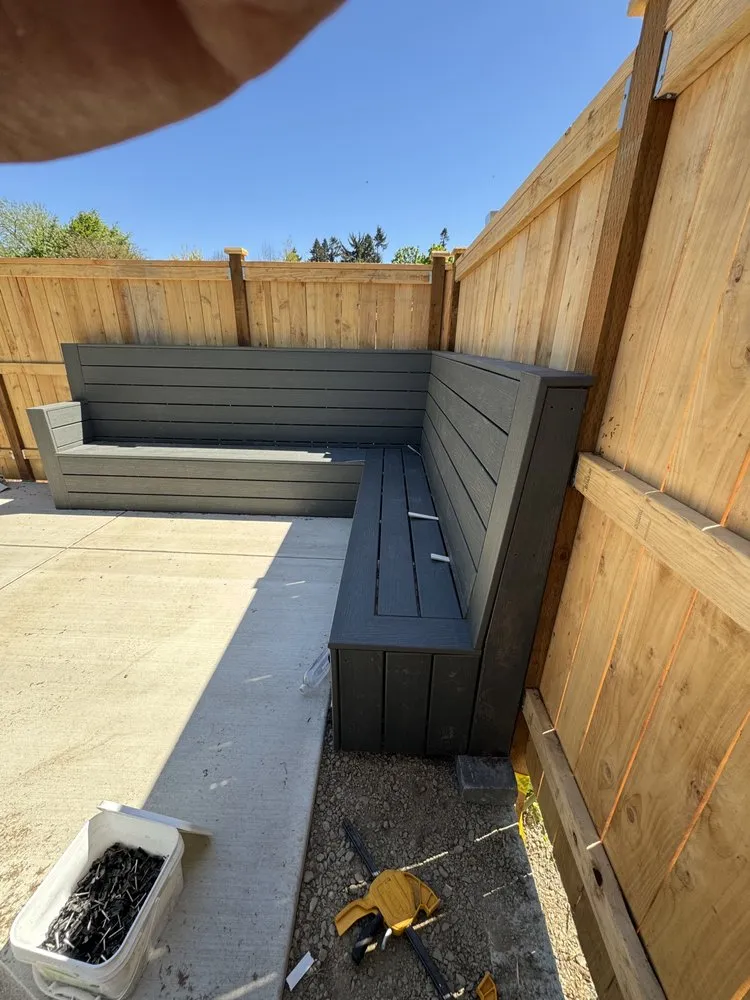 Affordable vinyl fence installation in Eugene, OR by Zent Construction